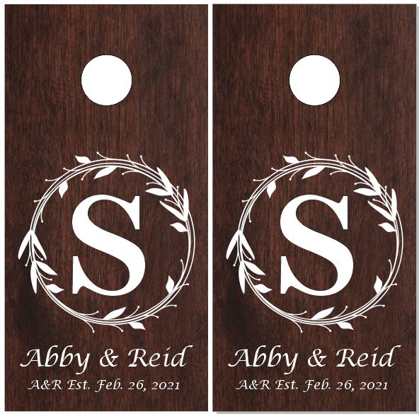 Dark Wood Family Name w/Wreath Direct Print Cornhole Board Set